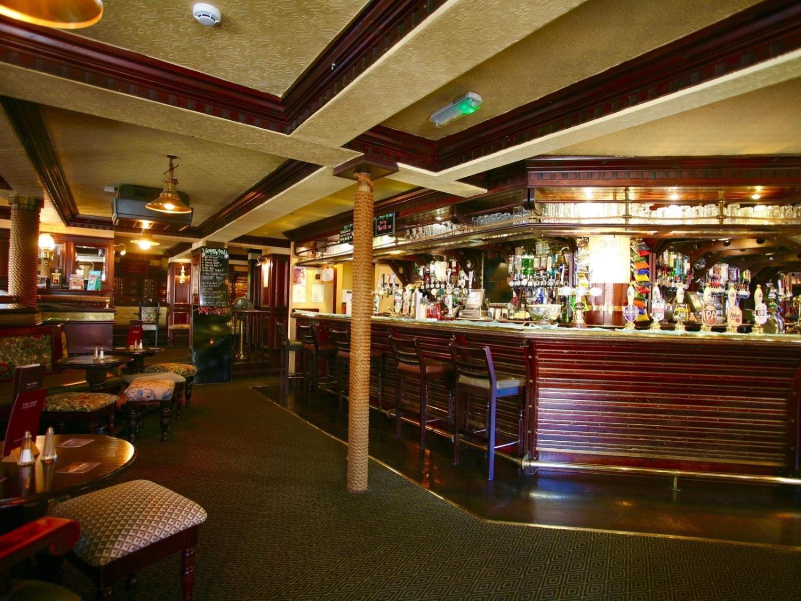 The Ship Hotel Chelmsford Exterior photo